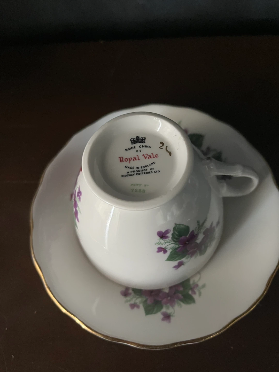 Vintage Royal Vale Bone China  tea cup and Saucer $10 each - photo 4