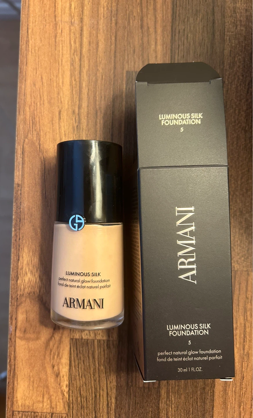 Armani luminous silk foundation - shade 5