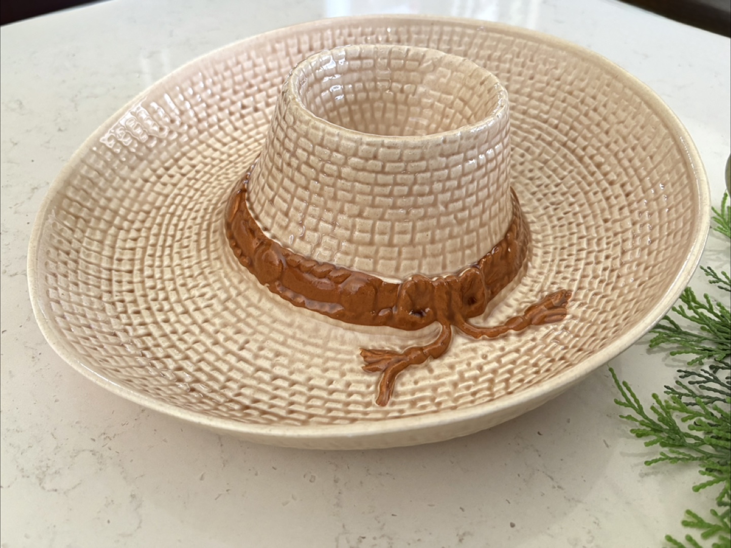 Sombrero Chip and Dip Server