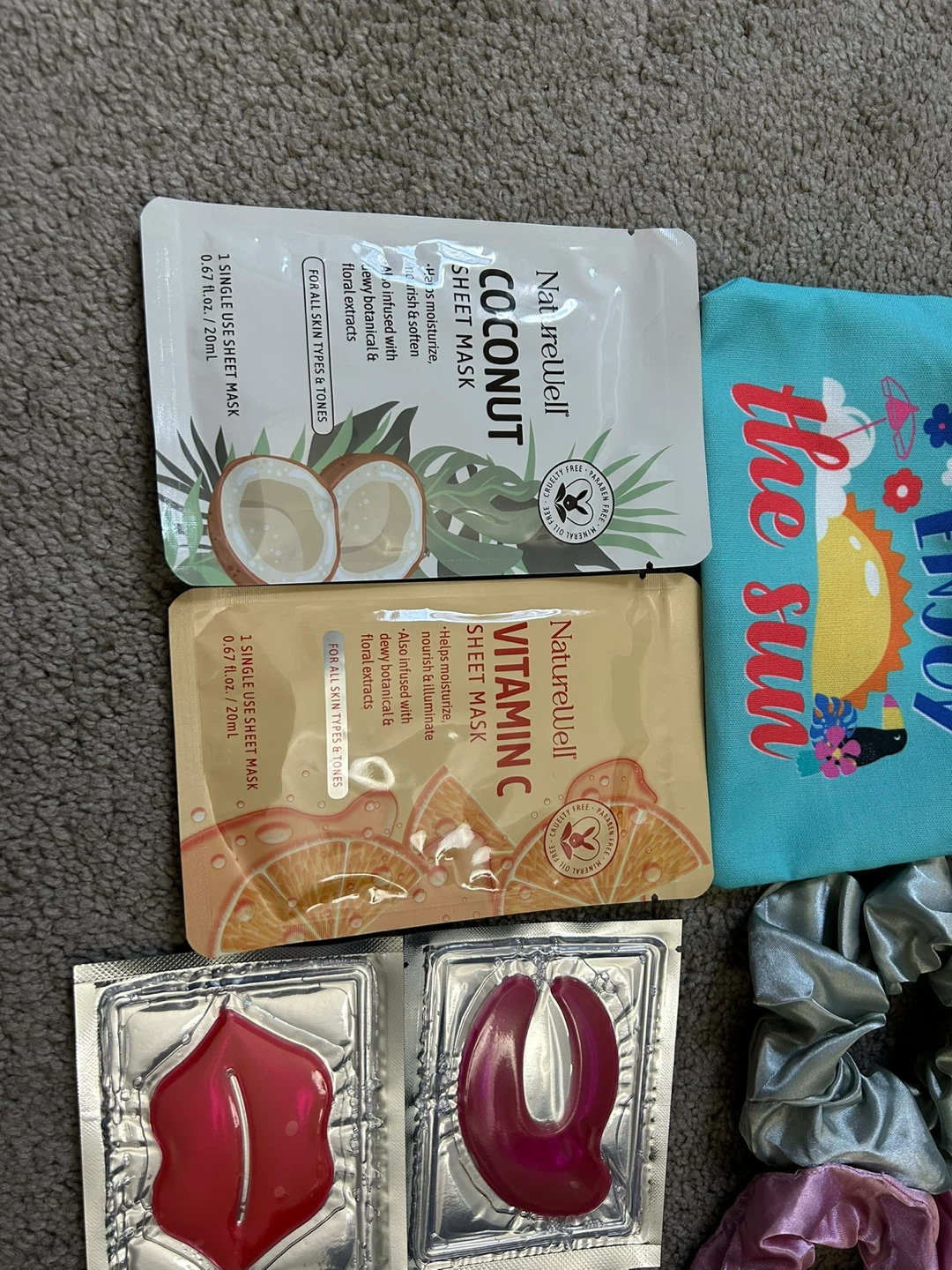 Beauty items and accessories - photo 2