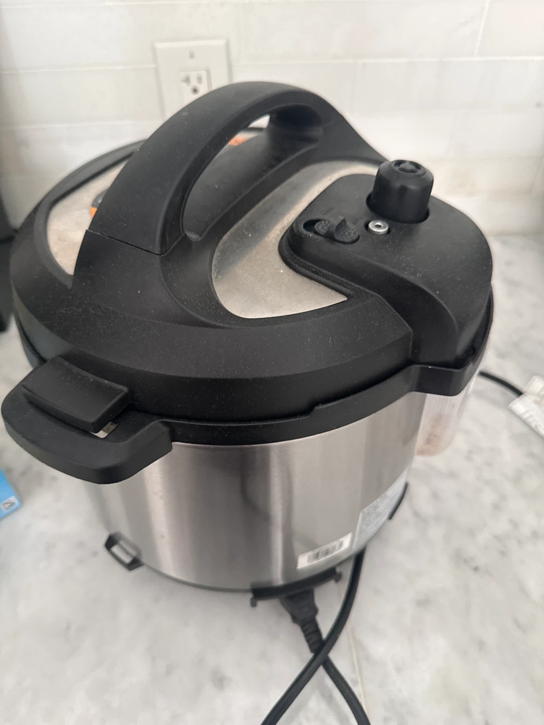 Instant Pot Duo 6-in-1 Electric Pressure Cooker - photo 3