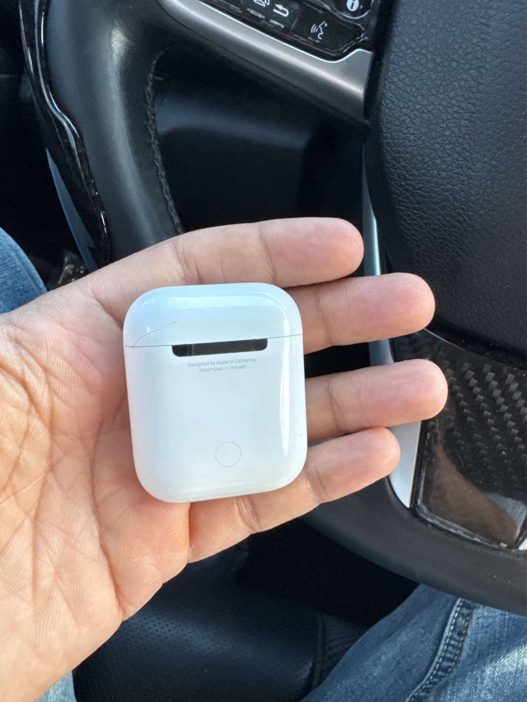 Apple AirPods (2nd Gen) Charging Case - photo 2