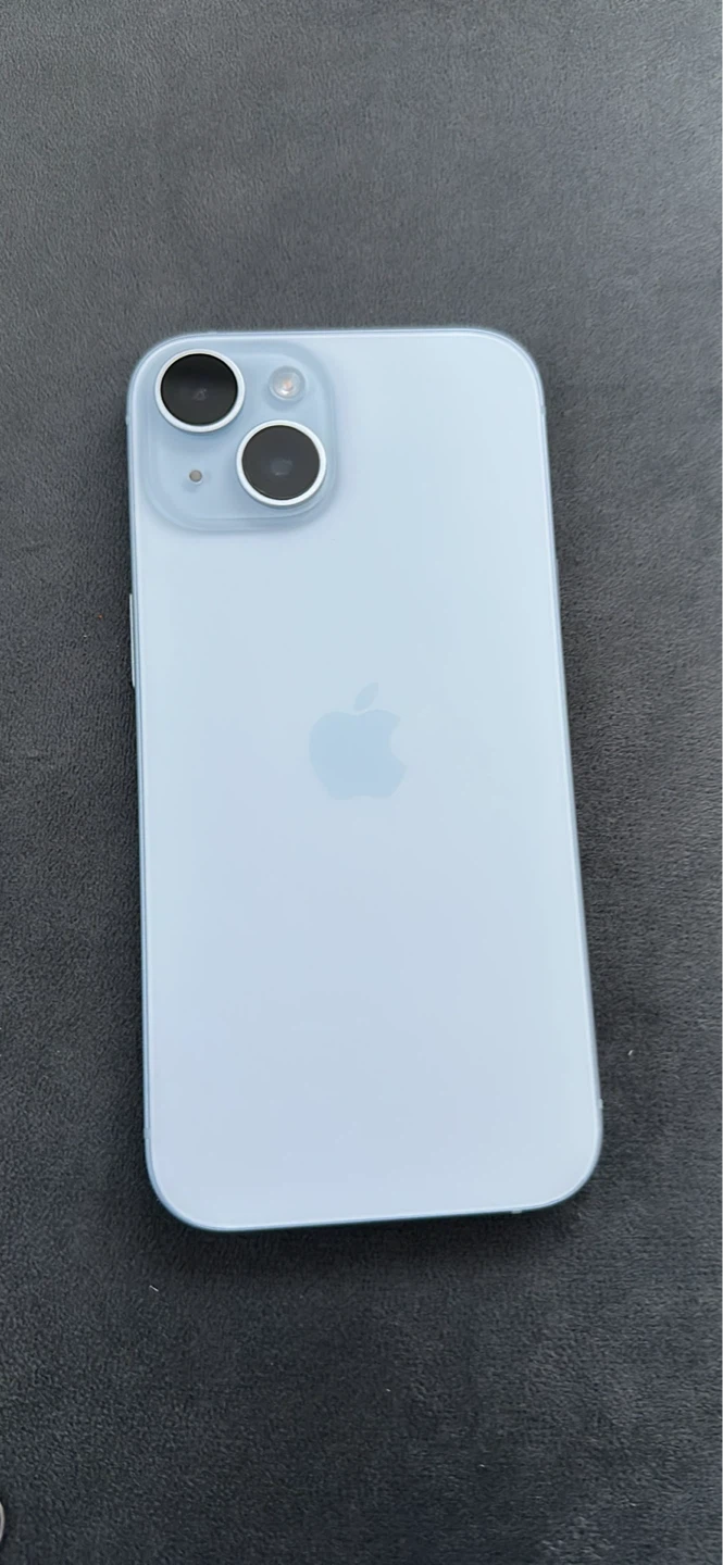 Apple iPhone 15 - 128 GB