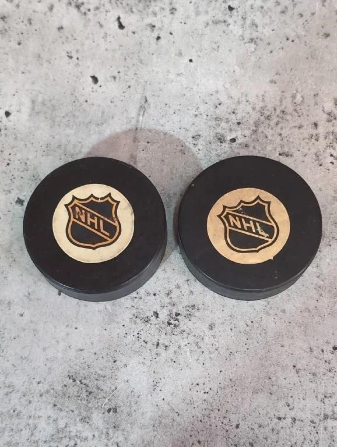 Rare Nhl pucks - photo 2