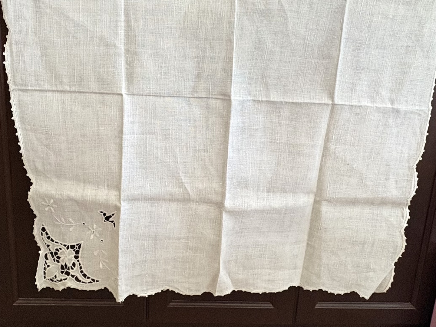 White Embroidered Thick Linen Tablecloth - photo 2