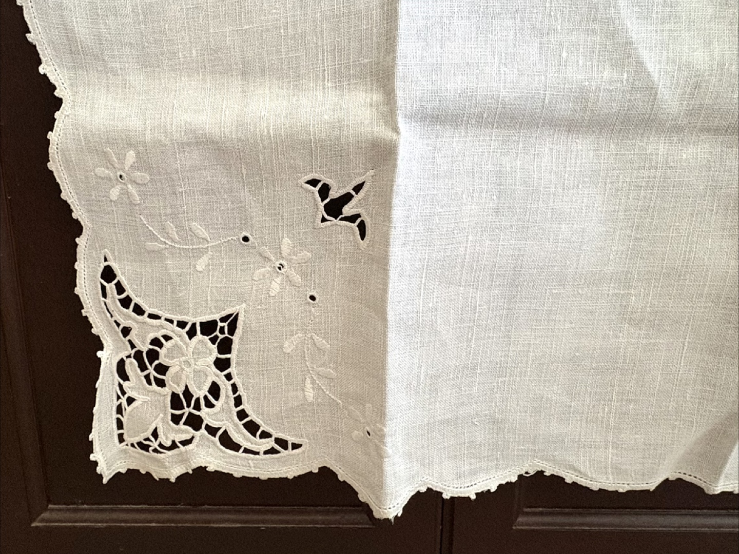 White Embroidered Thick Linen Tablecloth