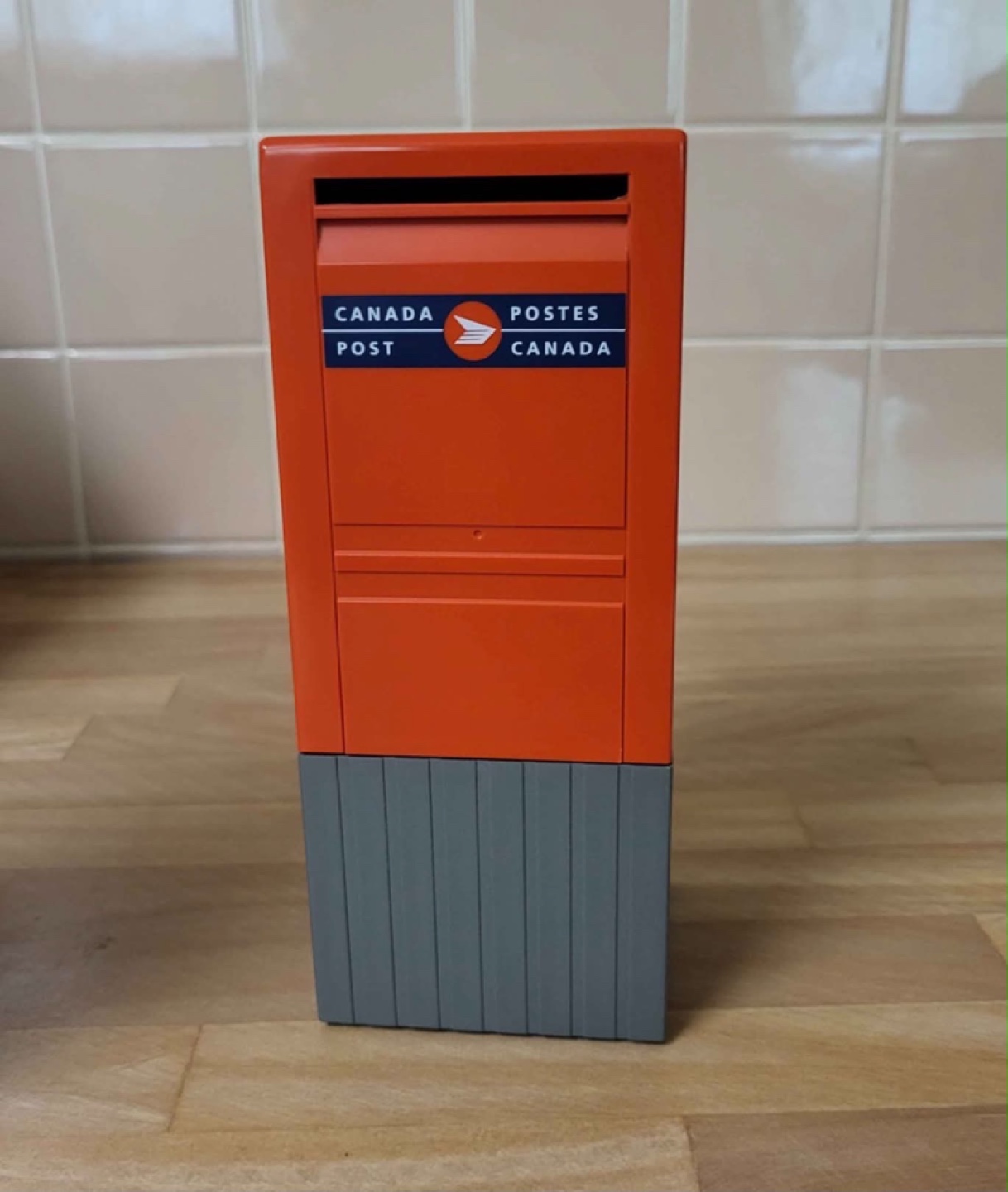 Canada Post Mailbox Coin Bank - photo 2