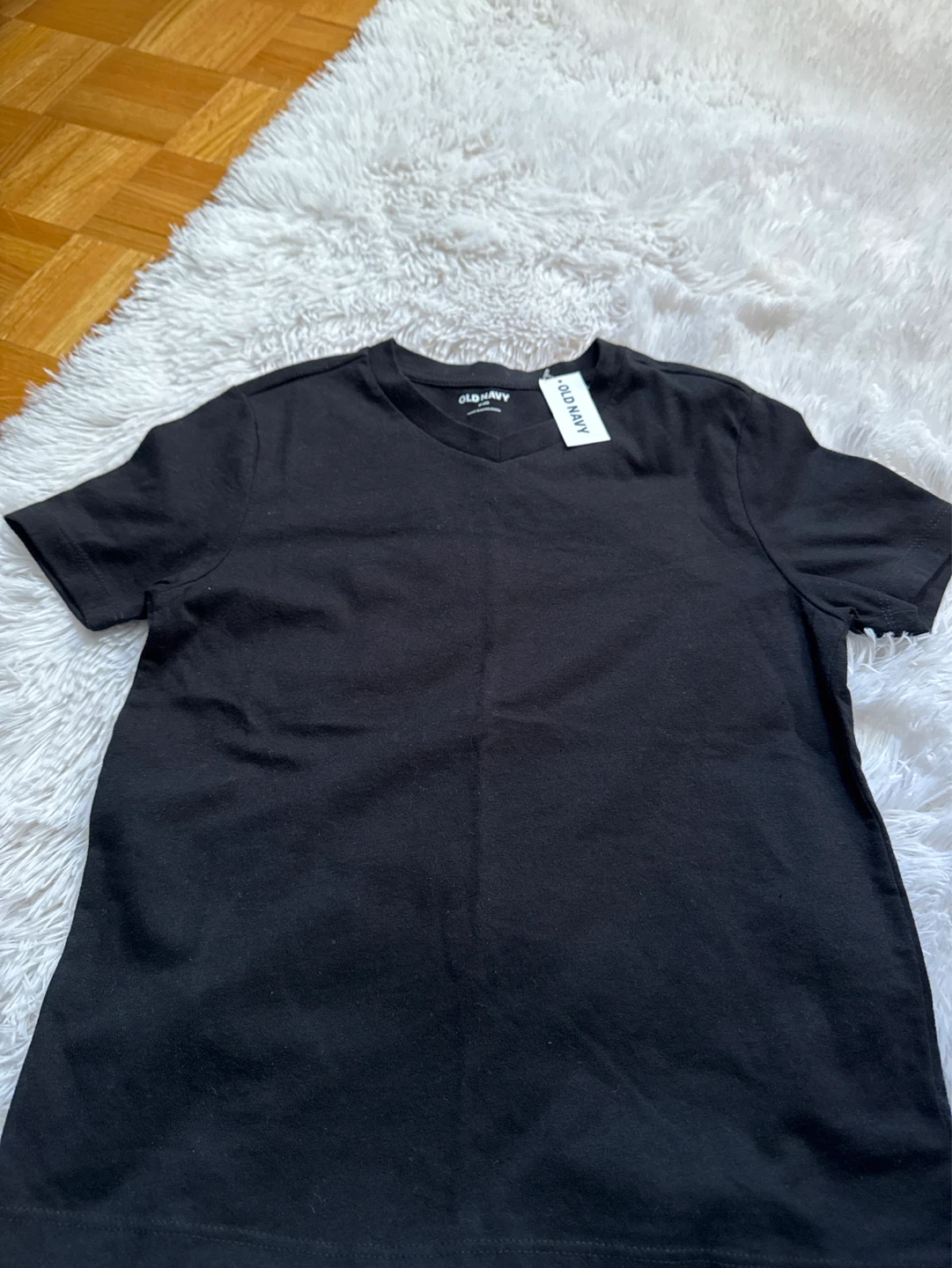 Old Navy Black V-Neck T-Shirt - Boys' Medium - photo 2