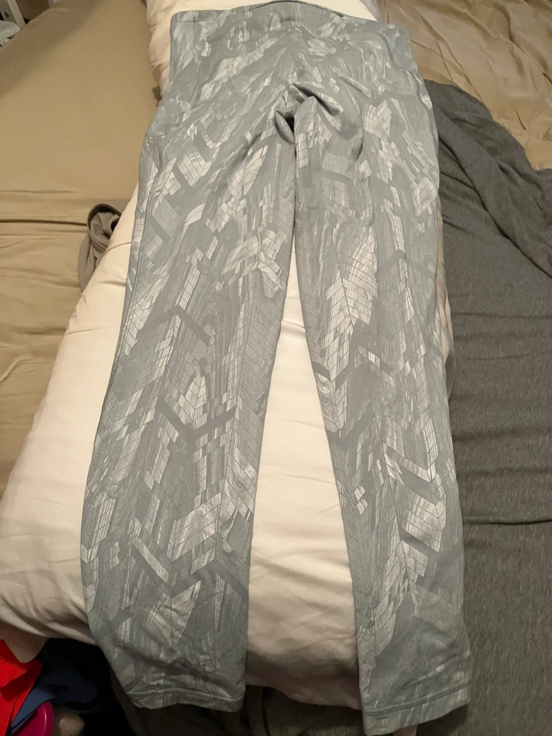 Lululemon Athletic Leggings Grey Geometric Pattern - photo 2
