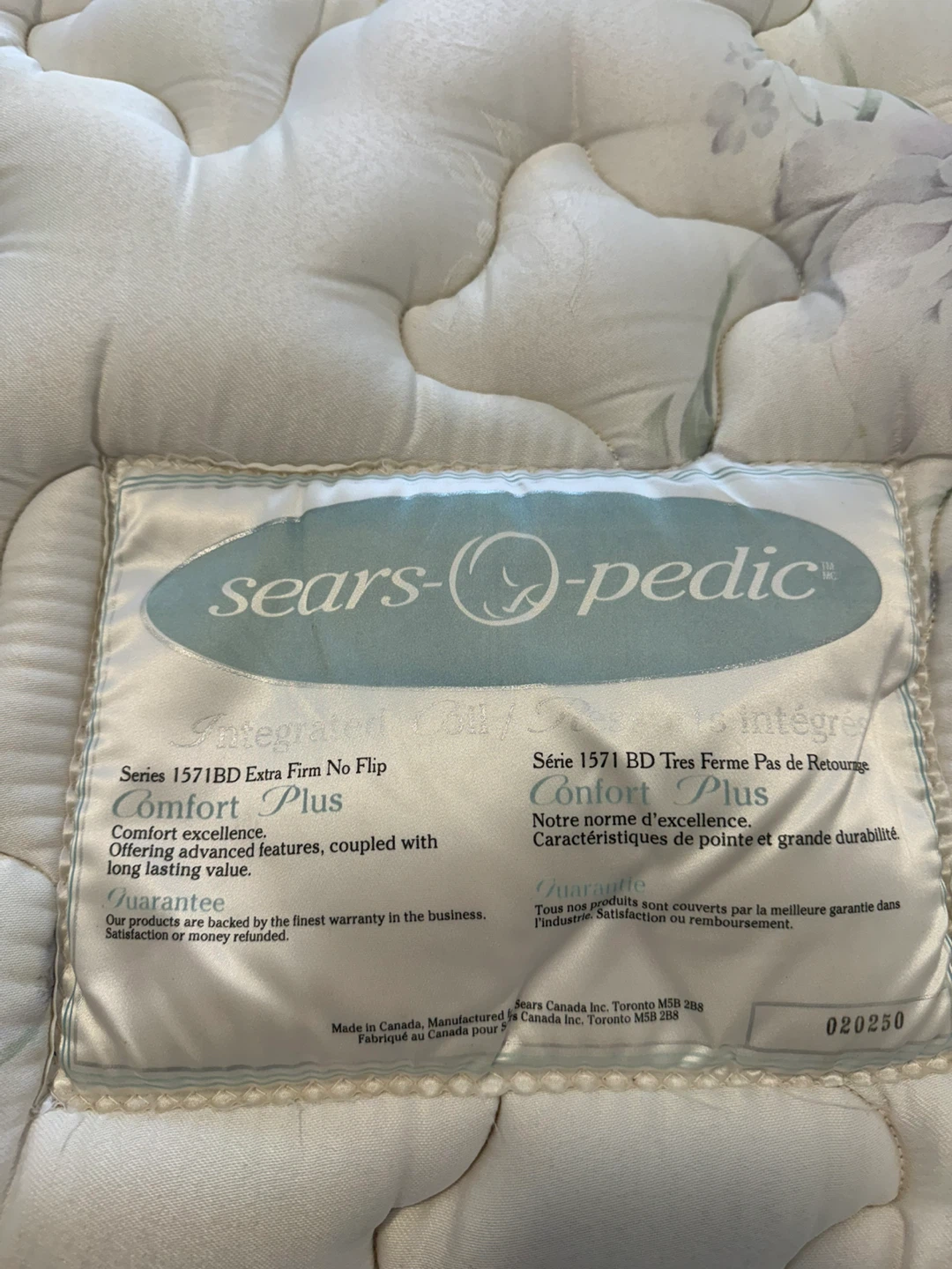 Queen mattres + box spring + metal bed frame - photo 2