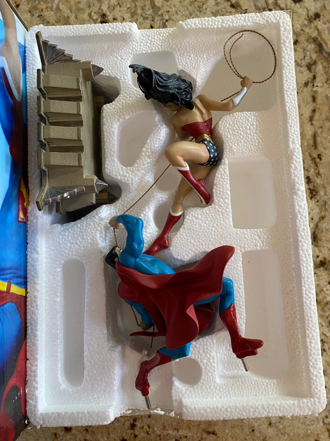 DC Direct Wonder Woman vs. Superman Mini Statue - photo 2