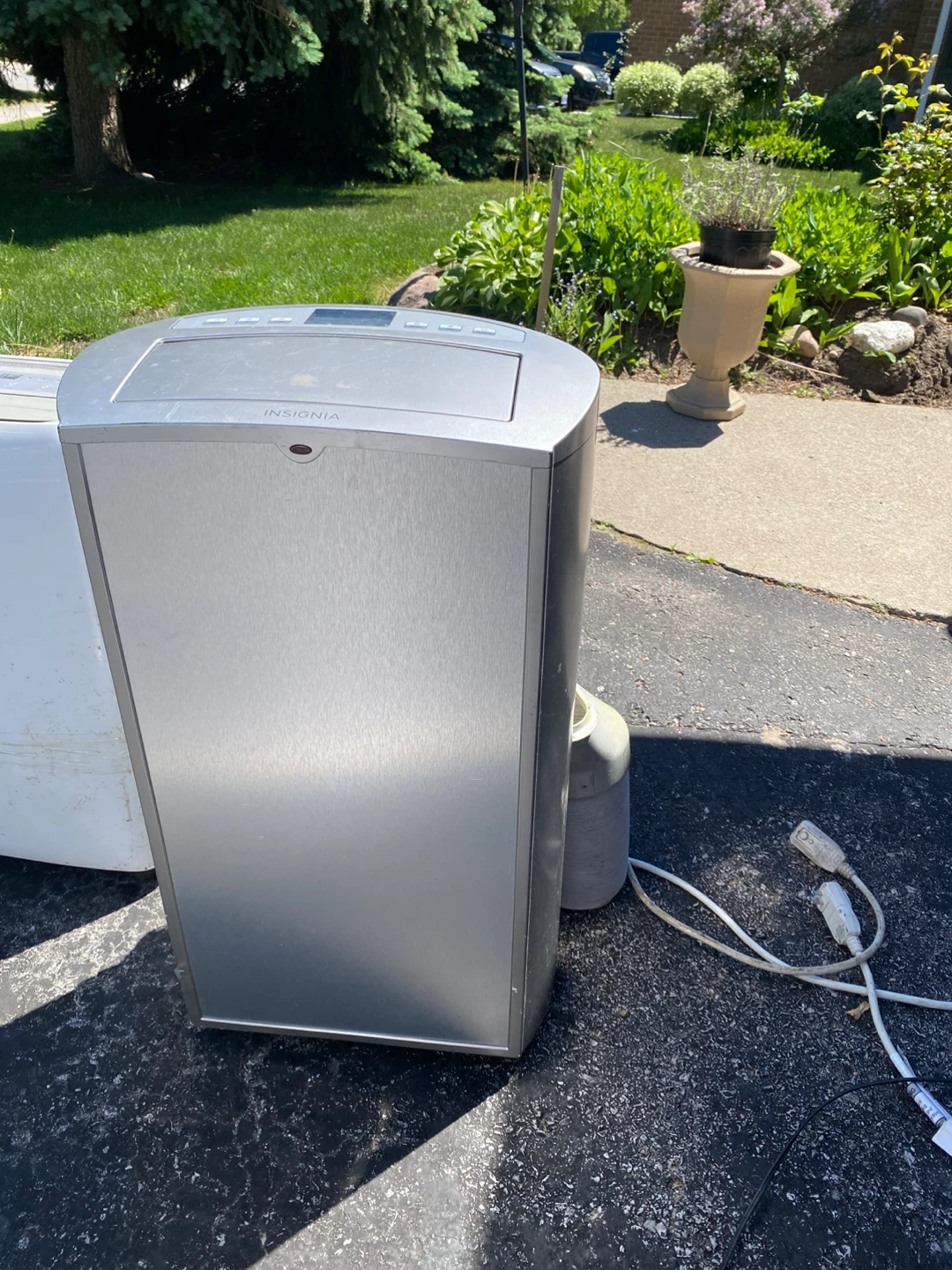 Insignia Portable Air Conditioner NS-AC14PWH9-C