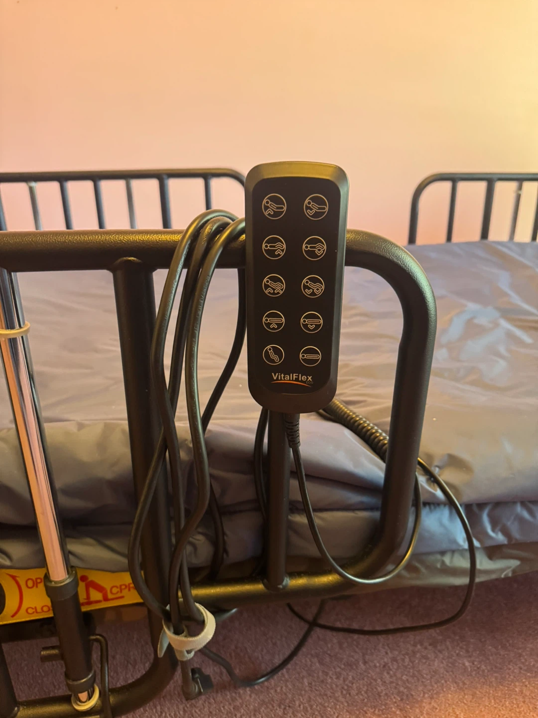 Vital flex hospital bed with apex air mattress - photo 2