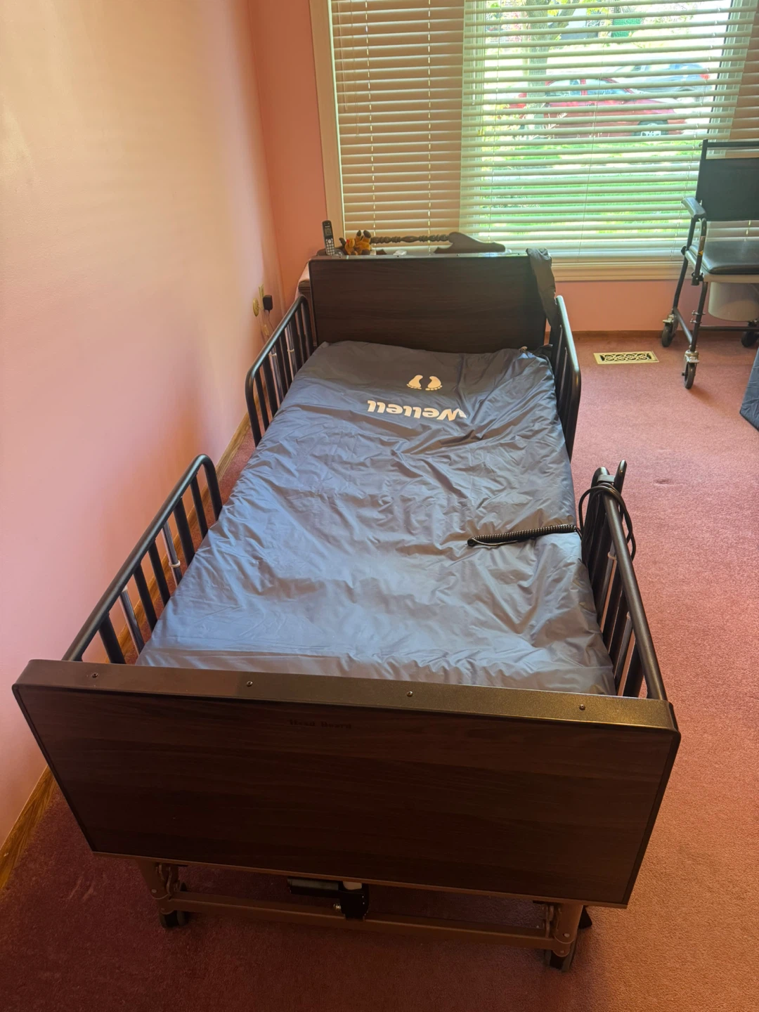 Vital flex hospital bed with apex air mattress - photo 3