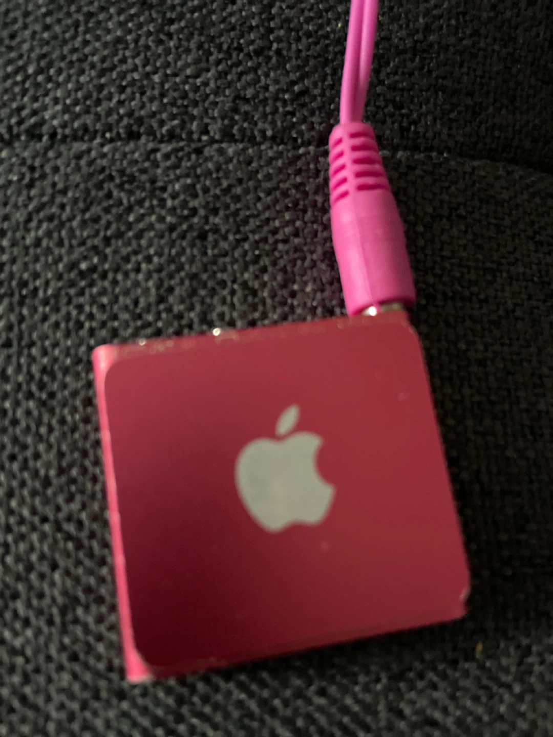 Pink Apple iPod Shuffle - photo 2