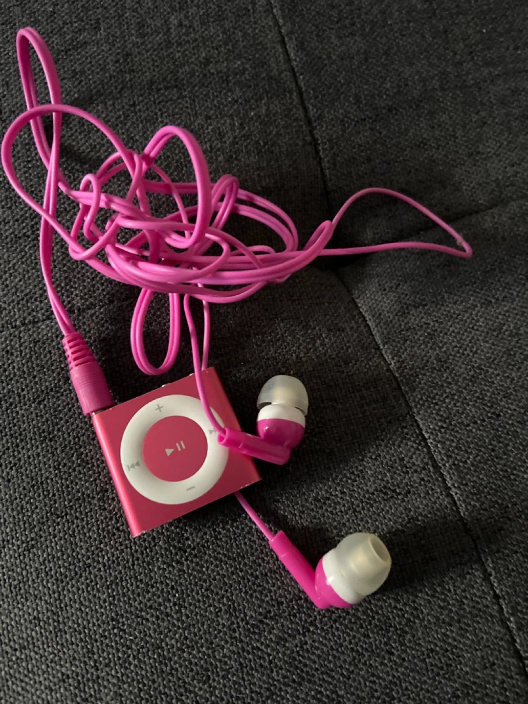 Pink Apple iPod Shuffle - photo 3
