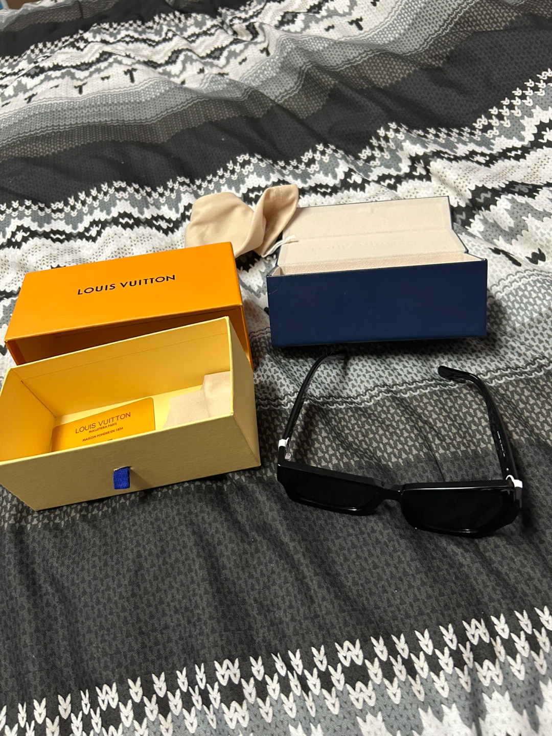 Louis Vuitton Disorted sunglasses