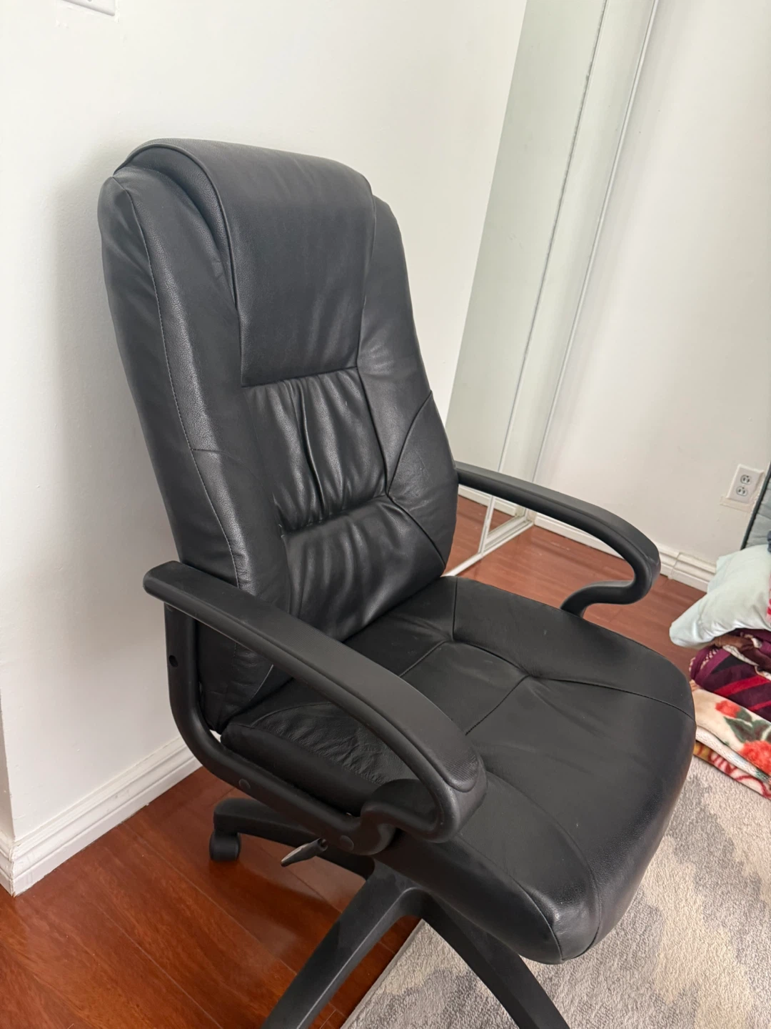 Black Leather Office Chair - photo 2