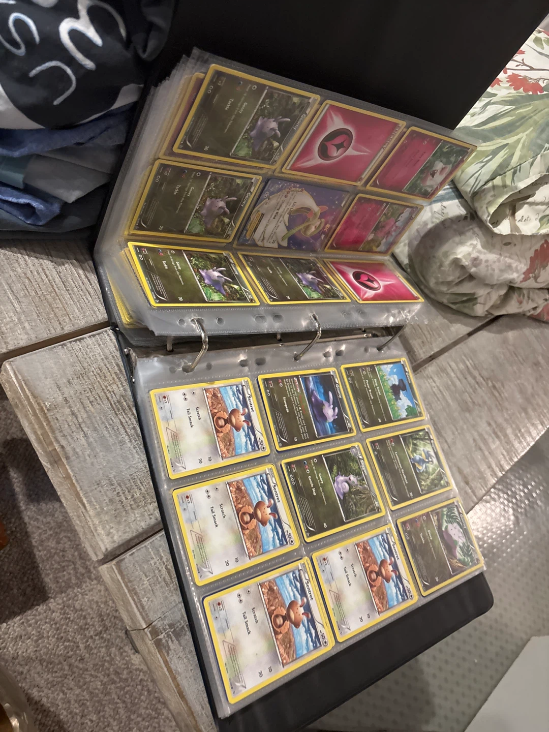 Random Pokamon cards - photo 2