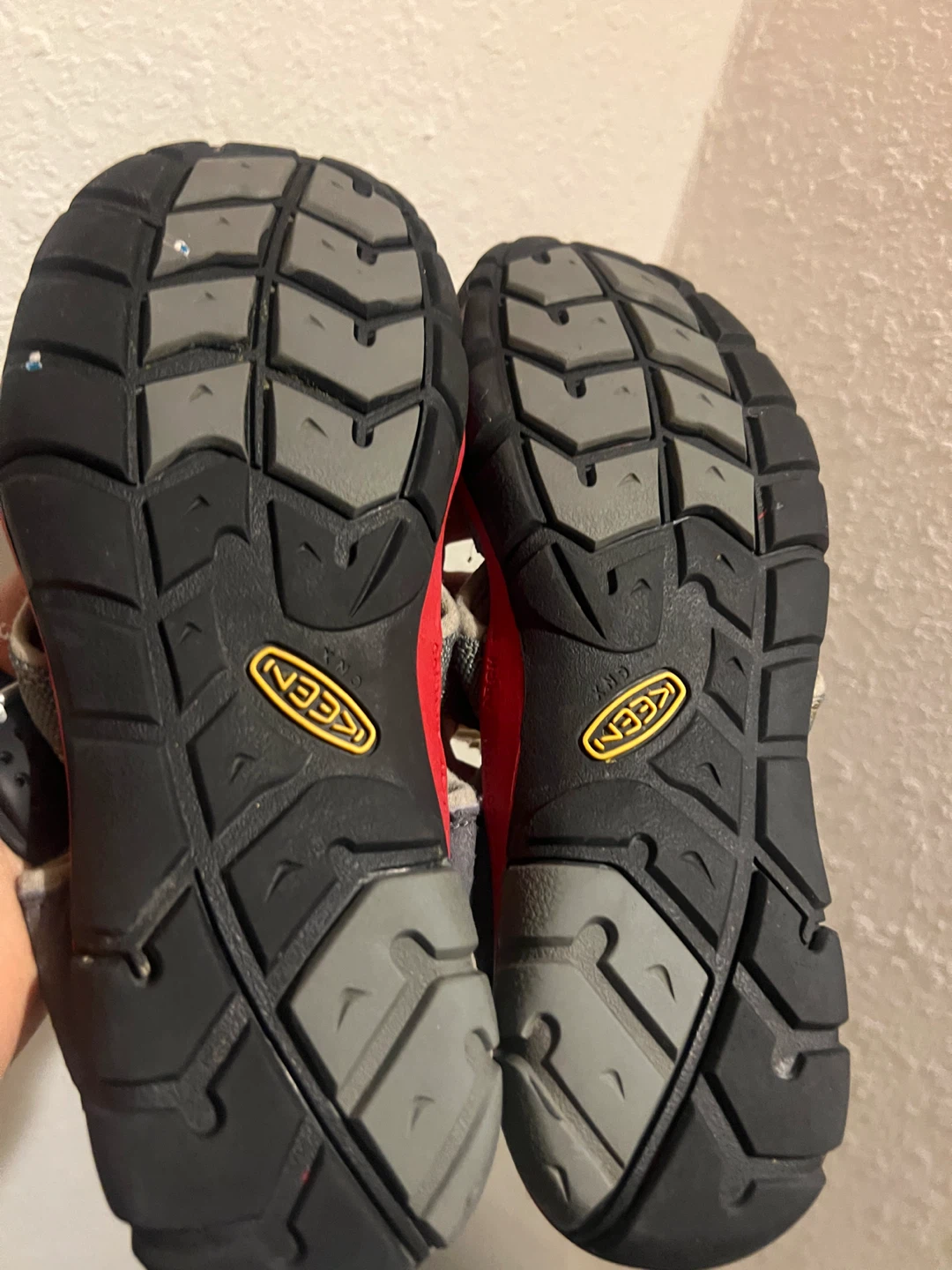 Keen Water Sandals Size 6 - photo 2