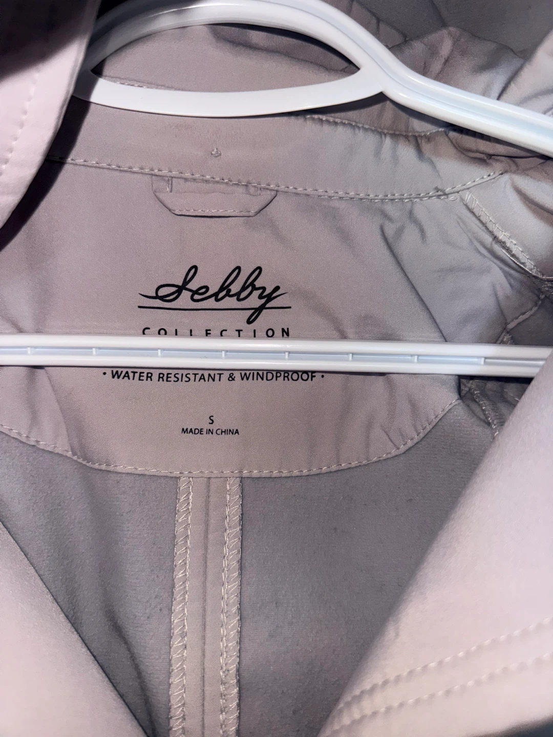 Water-Resistant & Windproof Jacket – Size Small - photo 3