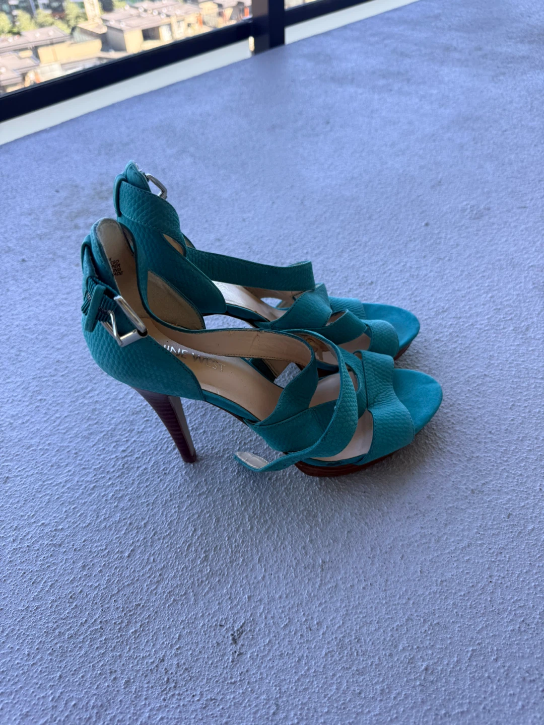 Vintage Nine West Teal Heels – Size 6.5