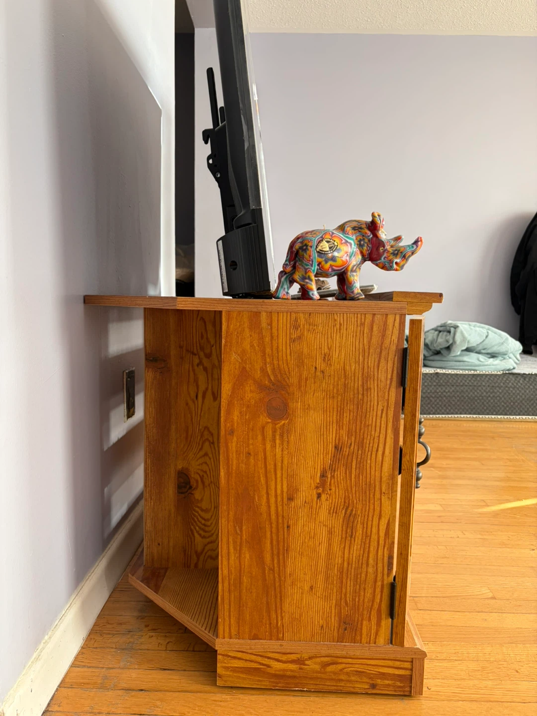 Solid Wood TV Stand with Doors - photo 4