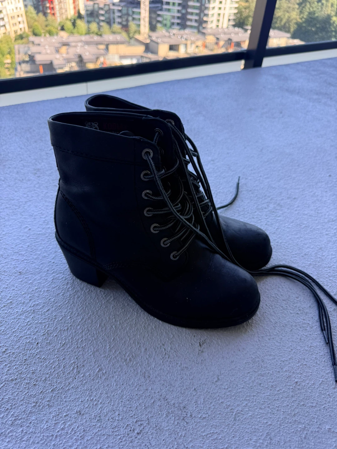 Vintage Kodiak Waterproof Boots – Size 6.5 - photo 4