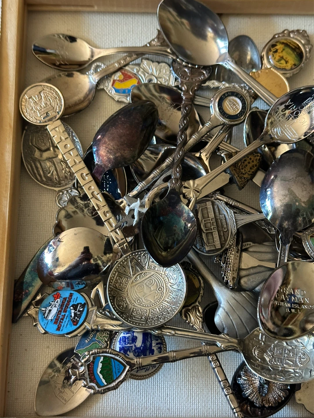 52 souvenir spoons - photo 2