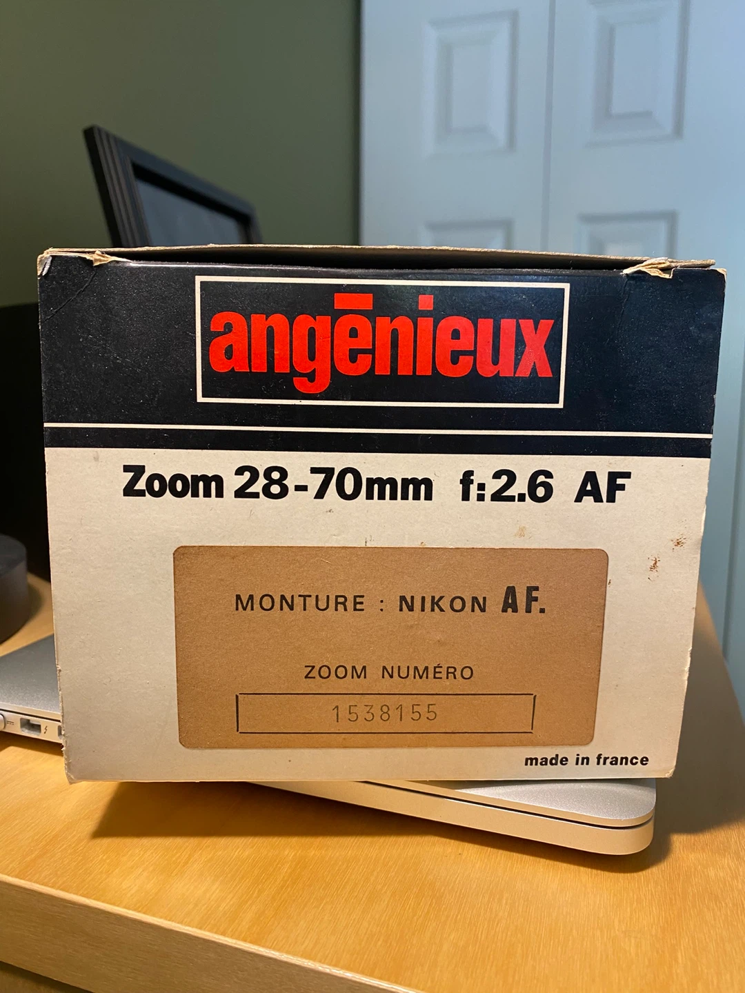 Angenieux Zoom 28-70mm f/2.6 AF Lens