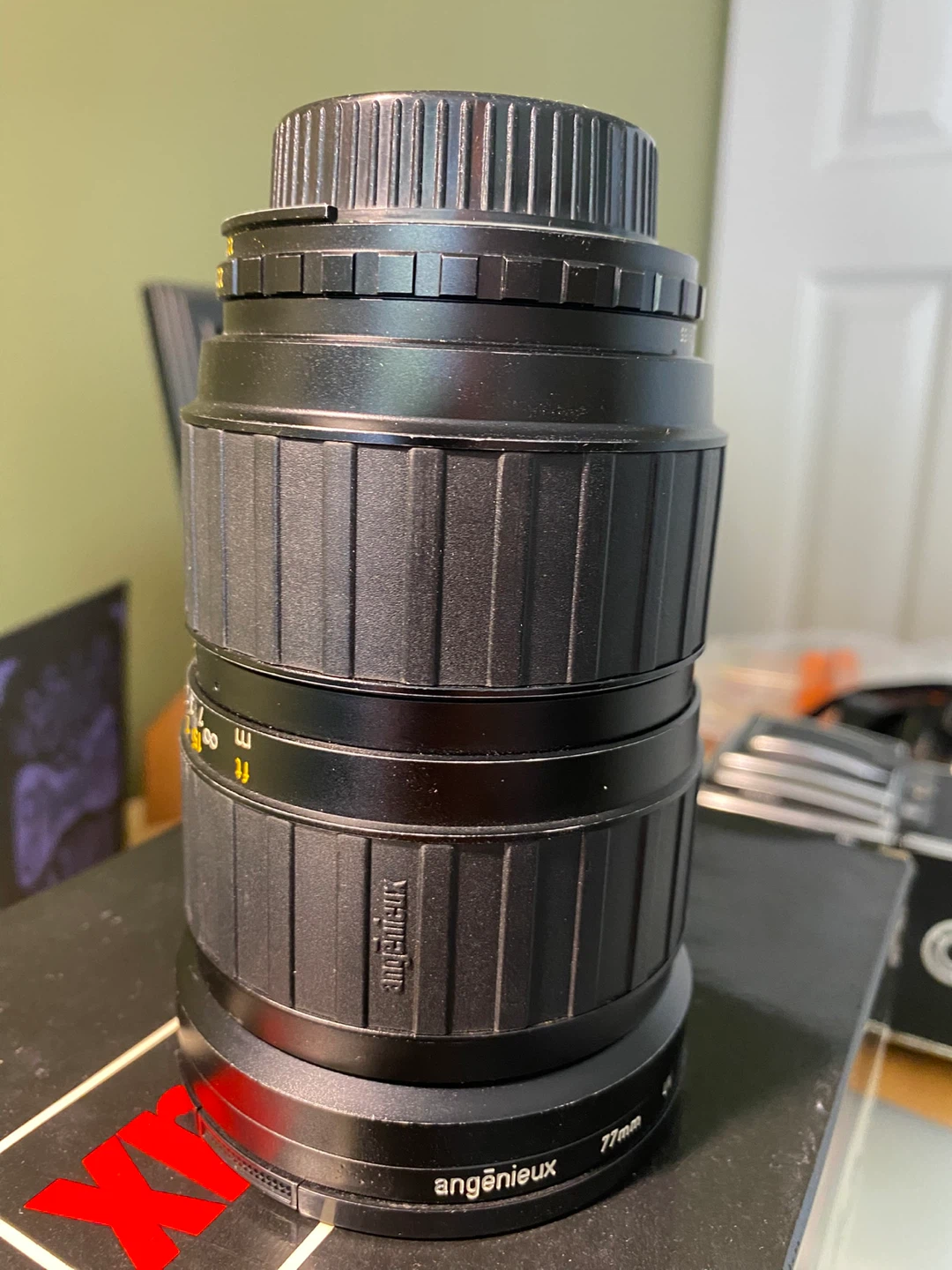Angenieux Zoom 28-70mm f/2.6 AF Lens - photo 3