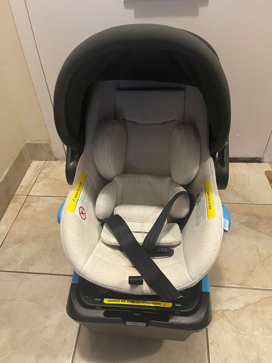 Nuna PIPA Lite Infant Car Seat with Base