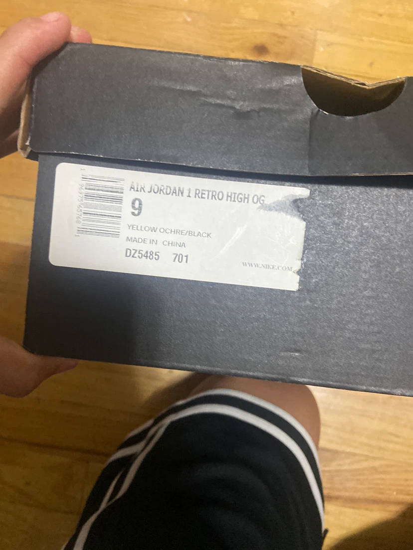 Air Jordan 1 Retro High OG Yellow Ochre/Black Size 9 - photo 3