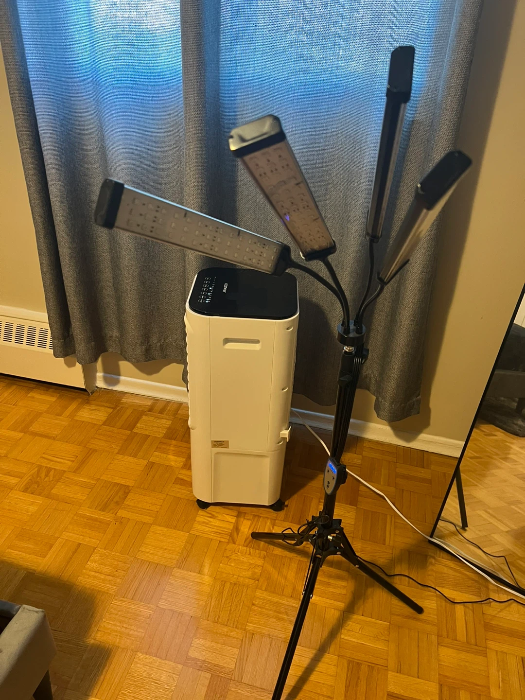 LED Therapy Lamp Stand - photo 4