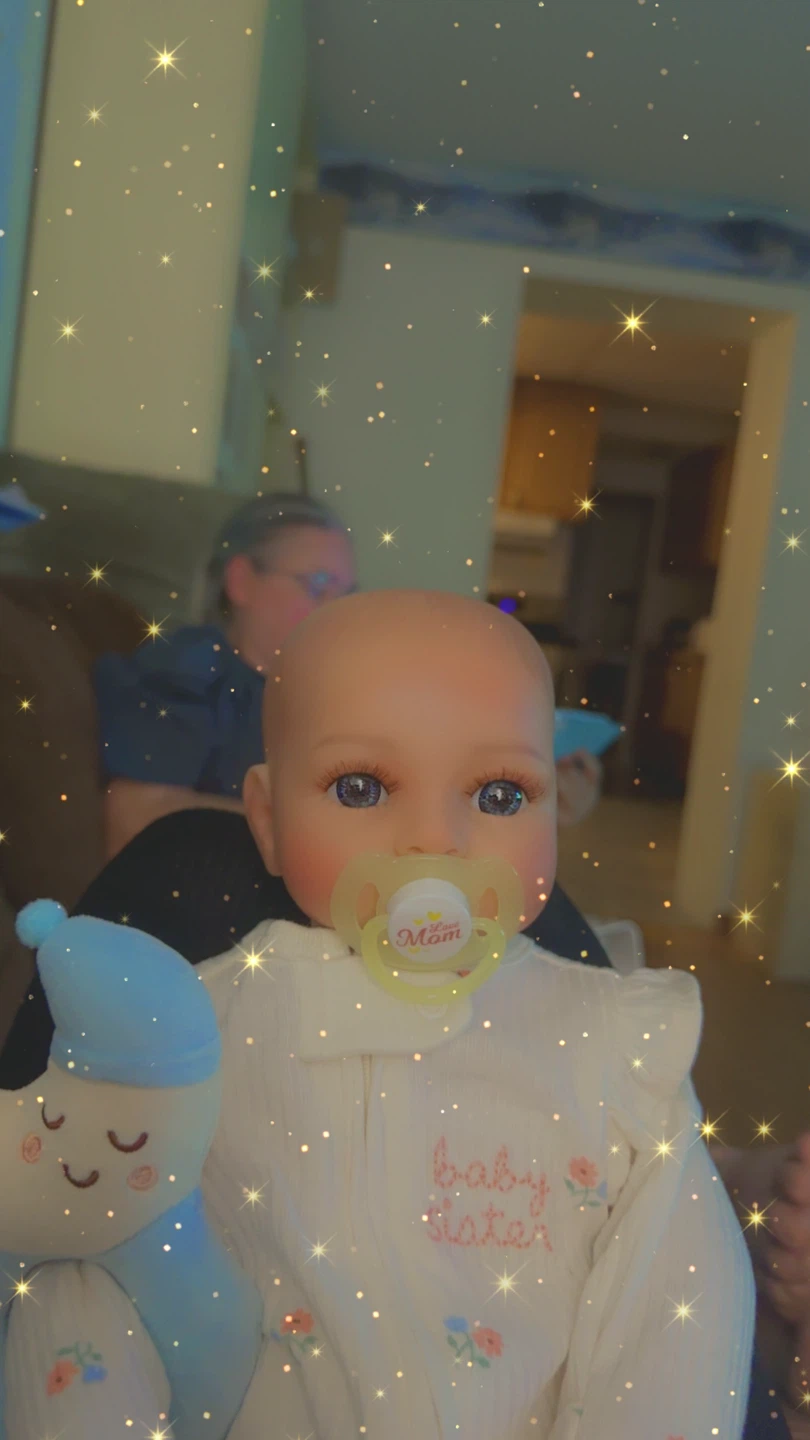 I what to sale my reborn baby with open eye her name is Chloe