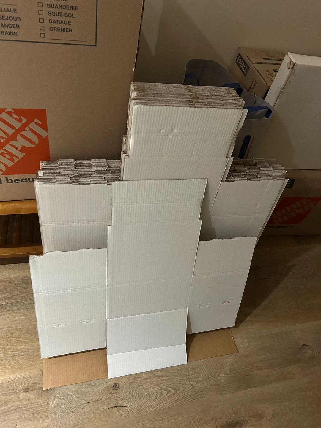 White Mailer boxes, 3 sizes - photo 2