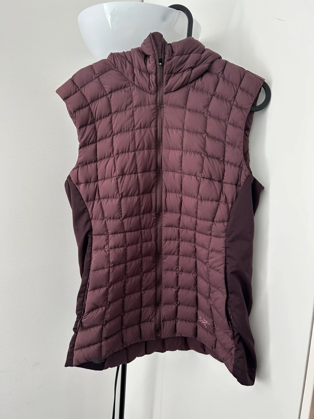 Arc'teryx Hooded Down Vest - Burgundy - Size S