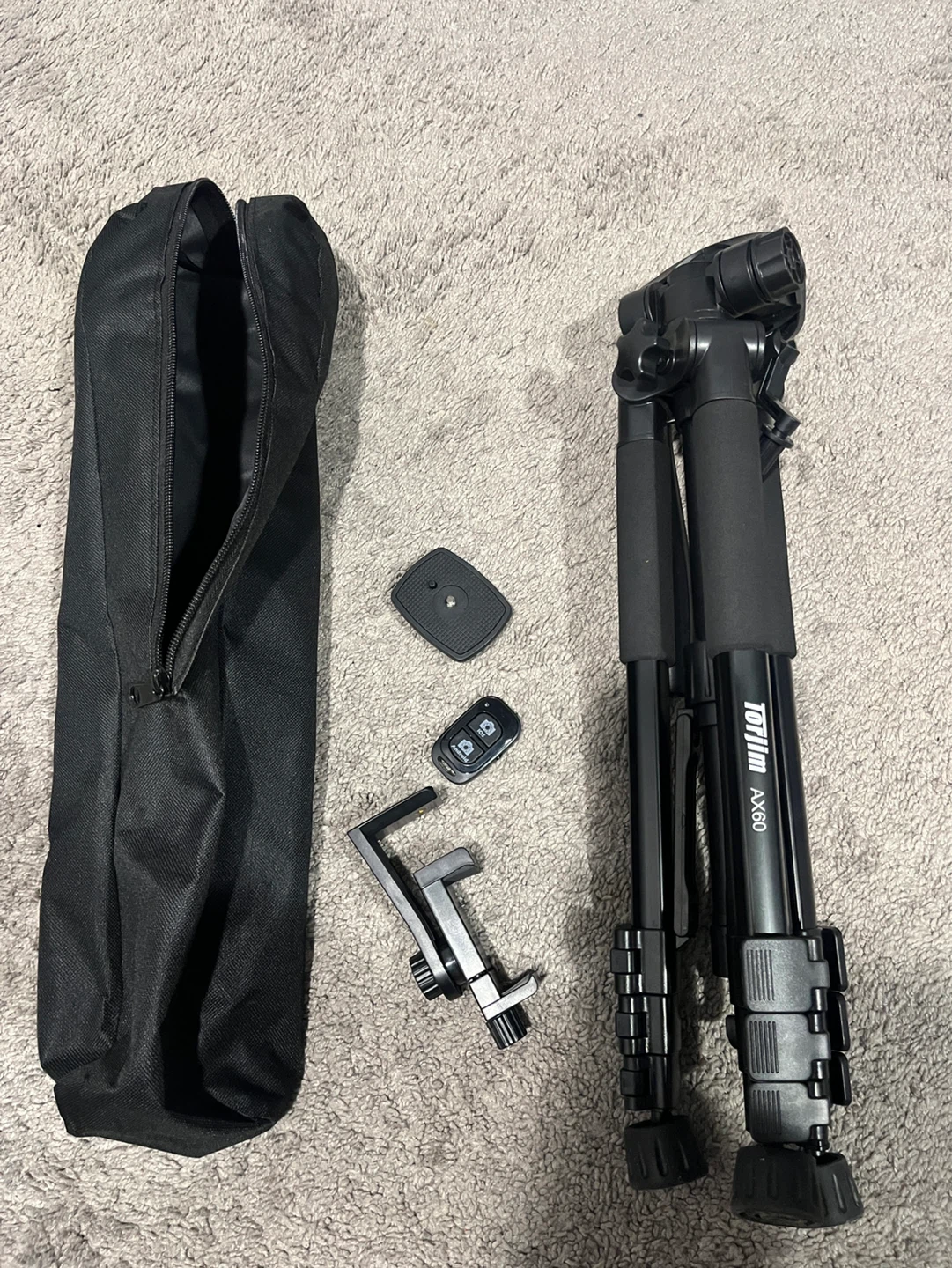 Tzumi AX50 Tripod with Remote