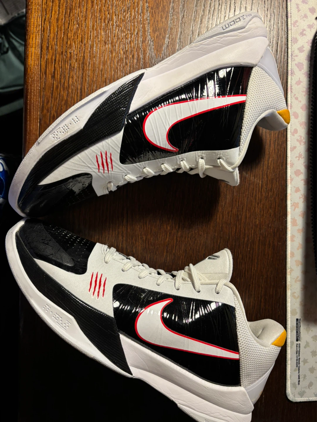 Nike Kobe 5 Basketball Shoes