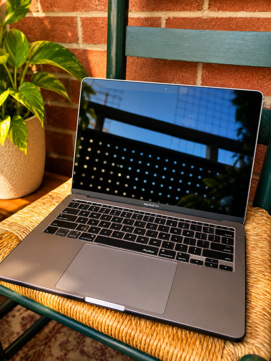 Apple MacBook Pro 13” 2017 | 16GB RAM | 256GB SSD | Space Gray