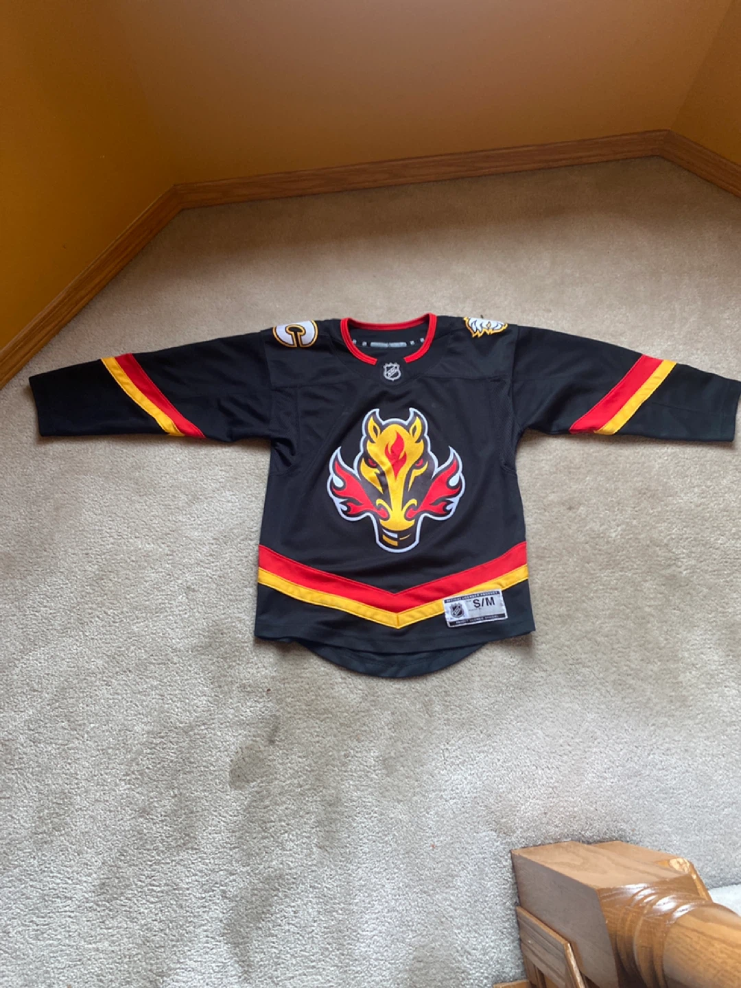 NHL Calgary Flames reverse retro Hockey Jersey yth S/M