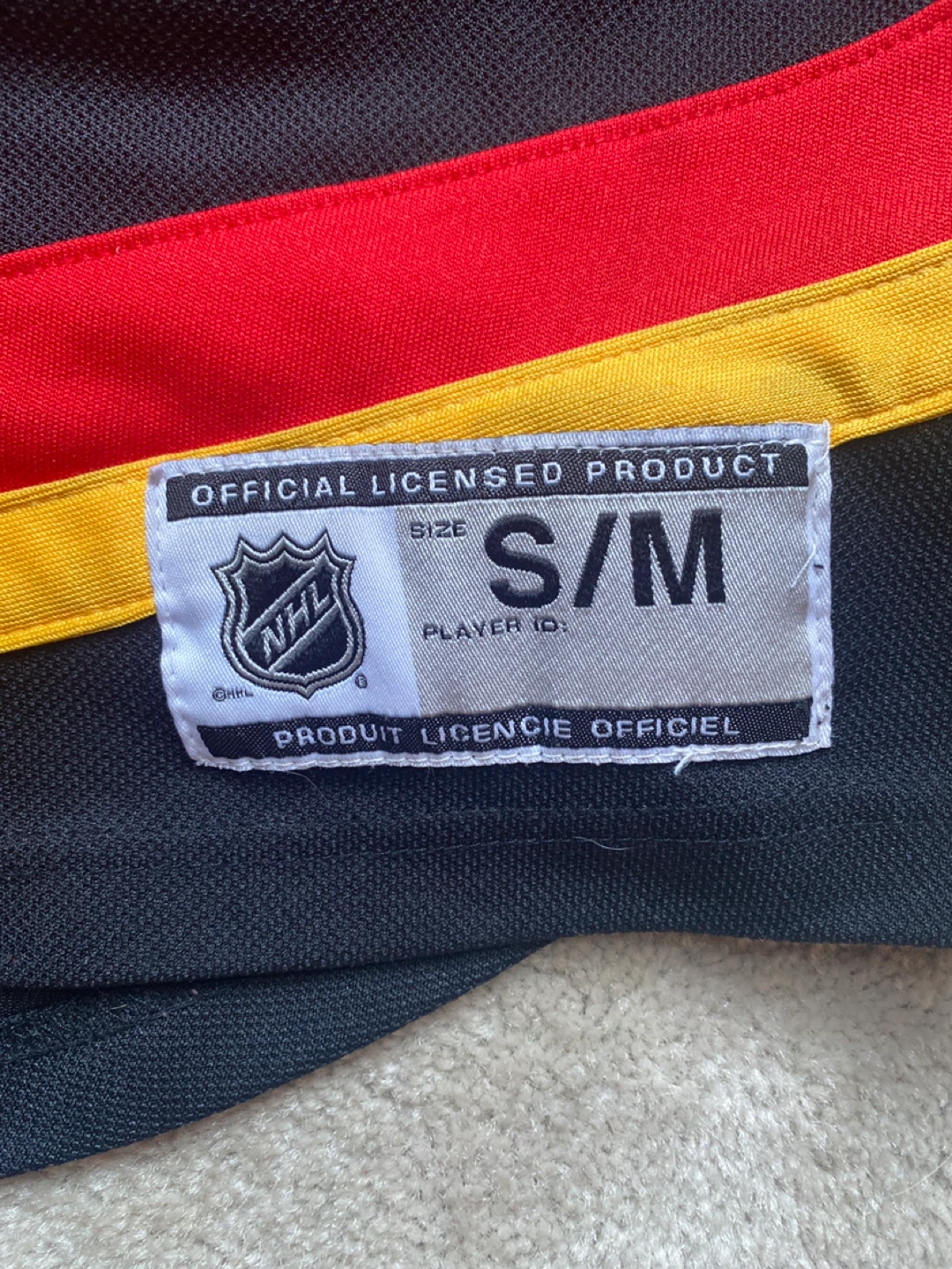 NHL Calgary Flames reverse retro Hockey Jersey yth S/M - photo 2