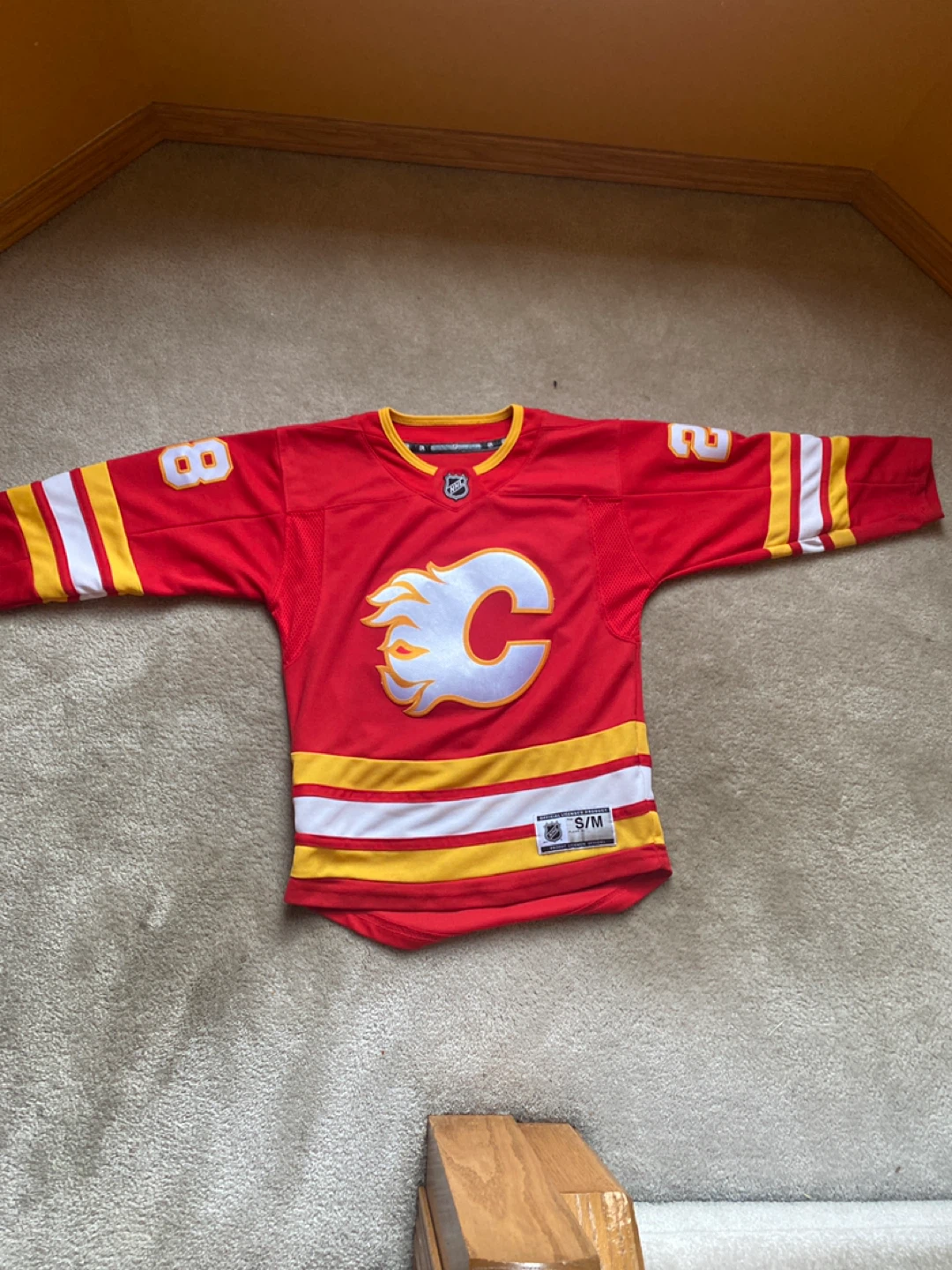Calgary Flames home Lindholm Hockey Jersey youth small S/M - photo 2