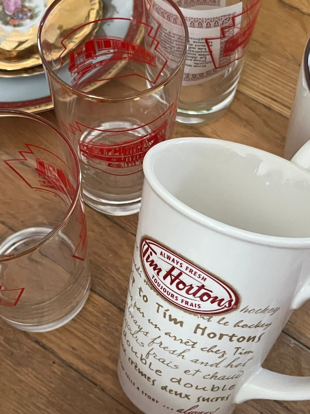 🧺 YARD SALE - LITTLE ITALY SAT 13, 10AM (78 Grace St) $1~20 - photo 4