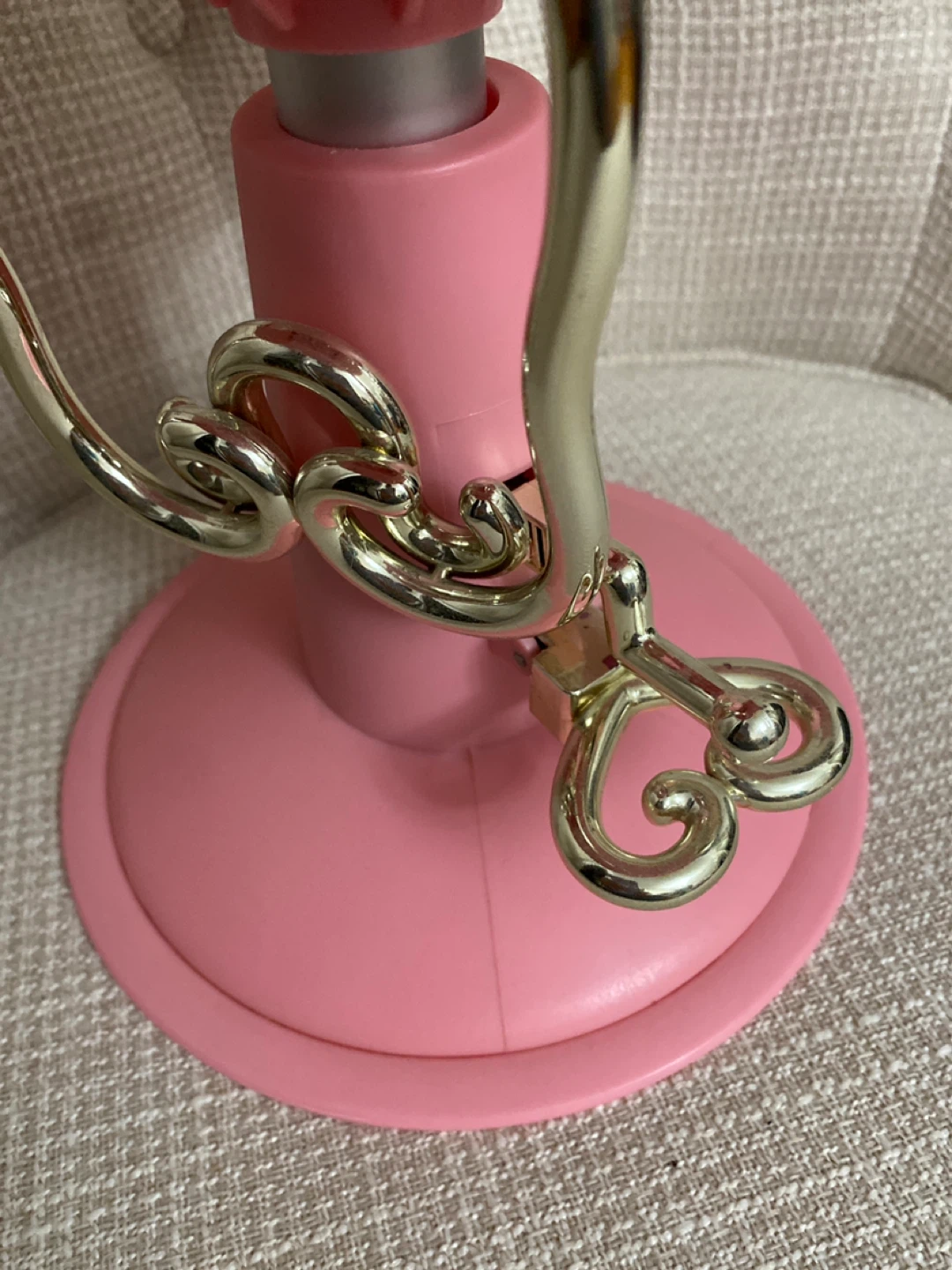 Our Generation Doll Beauty Salon Chair Playset with Accessories - photo 3