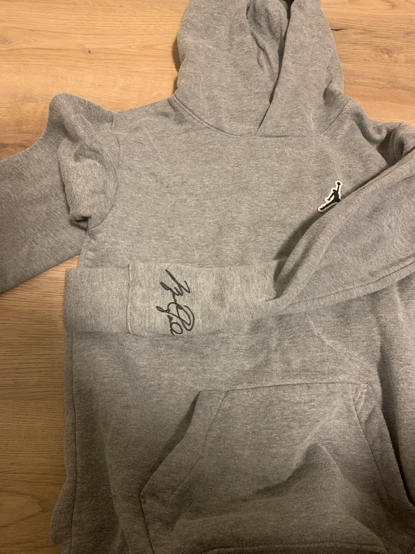 Jordan Grey Hoodie(Youth large 12-13 yrs old) - photo 3