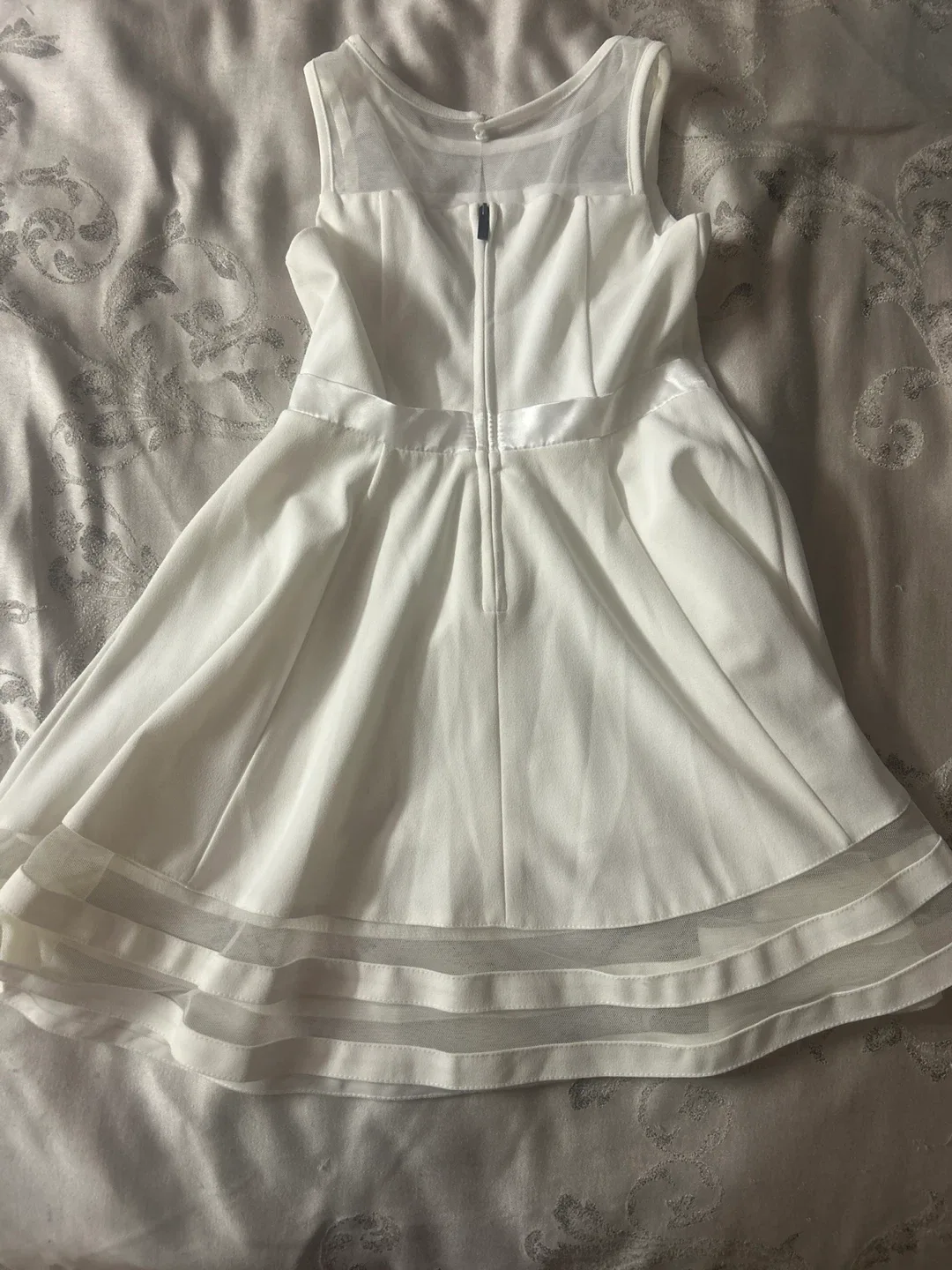 White sleeveless dress with bow - photo 2