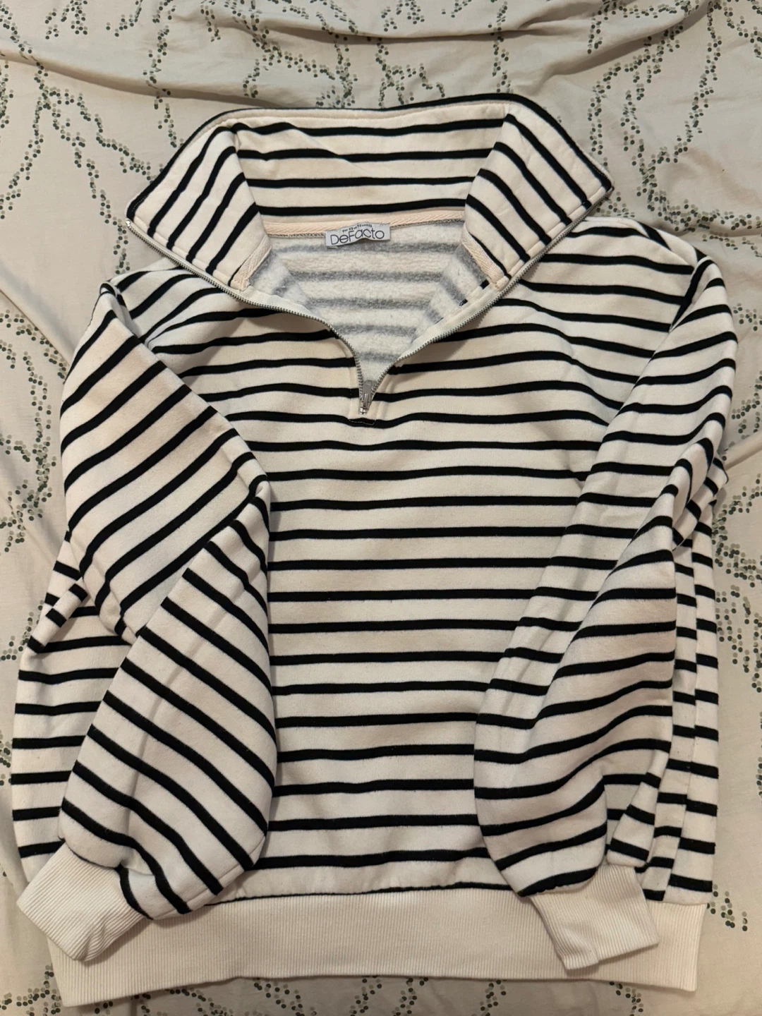 Defacto Striped Quarter-Zip Sweatshirt