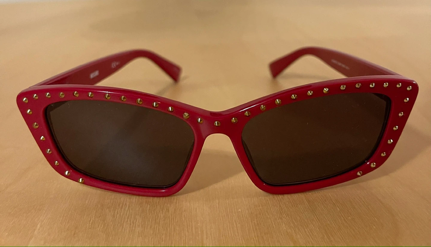 Moschino Red Studded Sunglasses - photo 2