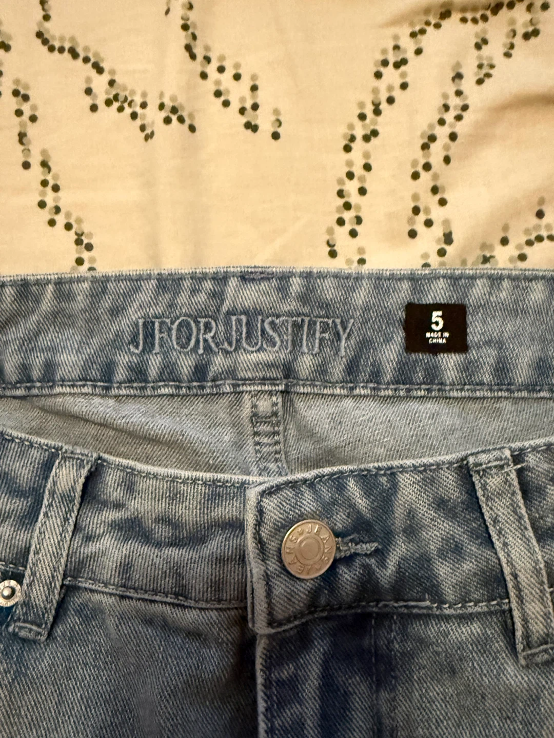 JFORJUSTIFY Women's Jeans Size 5 - photo 2